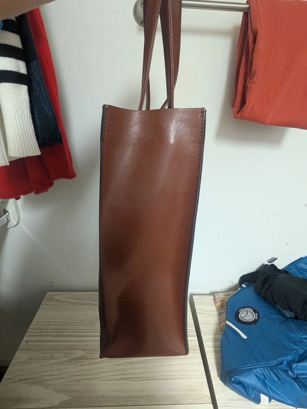 Banana Republic Classic Brown Leather Tote Bag - Picture 4 of 8